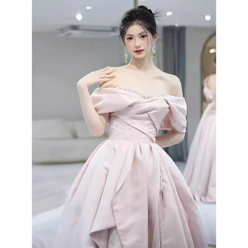 Элитное вечернее платье, открытые плечи, изысканный стиль