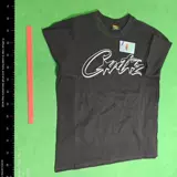 [Мегапредложения Черной пятницы] Топы с круглым вырезом, полурукавами и рубашками с круглым вырезом и принтами — это модно.