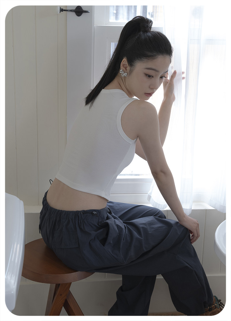 Топы/майки 莱赛尔天丝方领吊带背心女带胸垫夏外穿2026新款内搭工字低领上衣