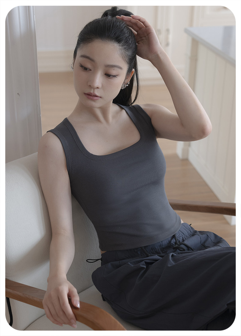 Топы/майки 莱赛尔天丝方领吊带背心女带胸垫夏外穿2026新款内搭工字低领上衣