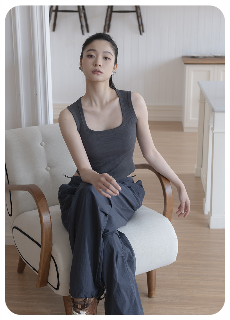 Топы/майки 莱赛尔天丝方领吊带背心女带胸垫夏外穿2026新款内搭工字低领上衣