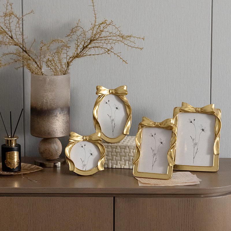 Retro French-Style Golden Bowknot Tabletop Photo Frame, European and American Style Oval Photo Frame, Family Wedding Photo Frame