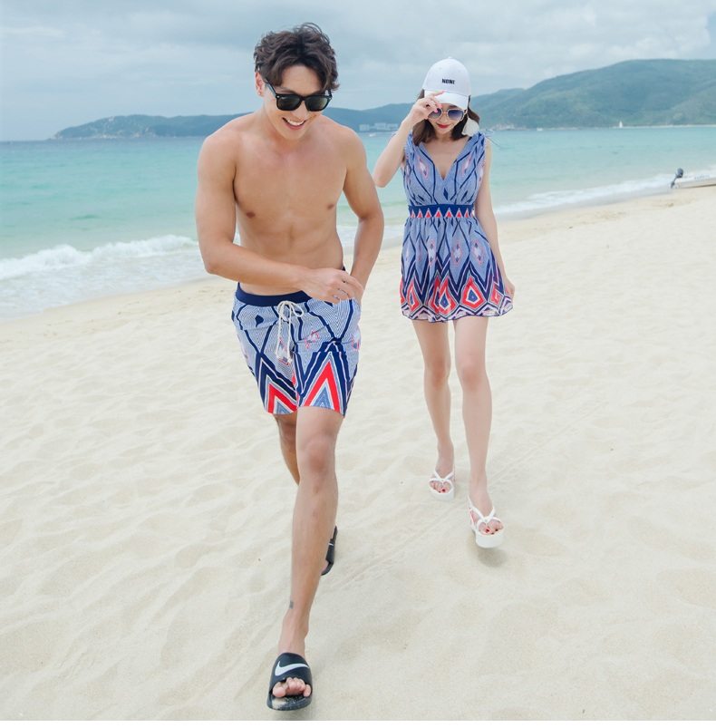 Cặp đôi đồ bơi Bikini ba mảnh thời trang gợi cảm của người đàn ông Hàn Quốc quần bơi bãi biển kỳ nghỉ thép tấm tập hợp áo tắm 	đồ đi biển cặp đôi	