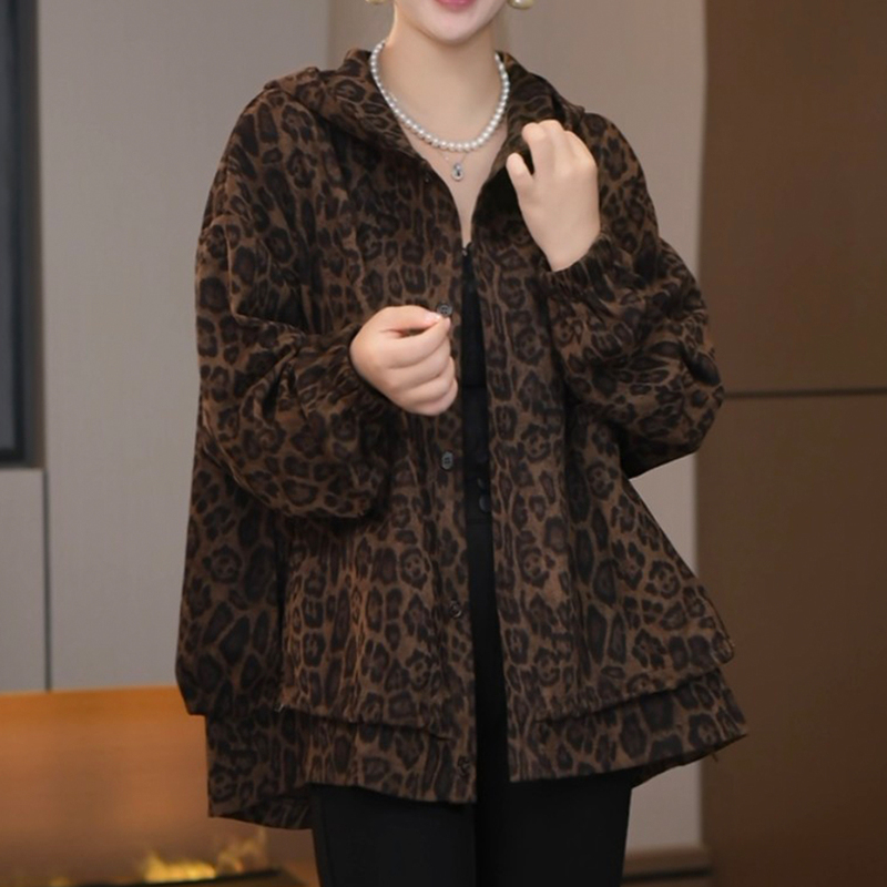 Trendy and Fashionable Autumn Thin Hooded Leopard Print Jacket for Women, New Large Size Loose and Stylish Short Top for Women