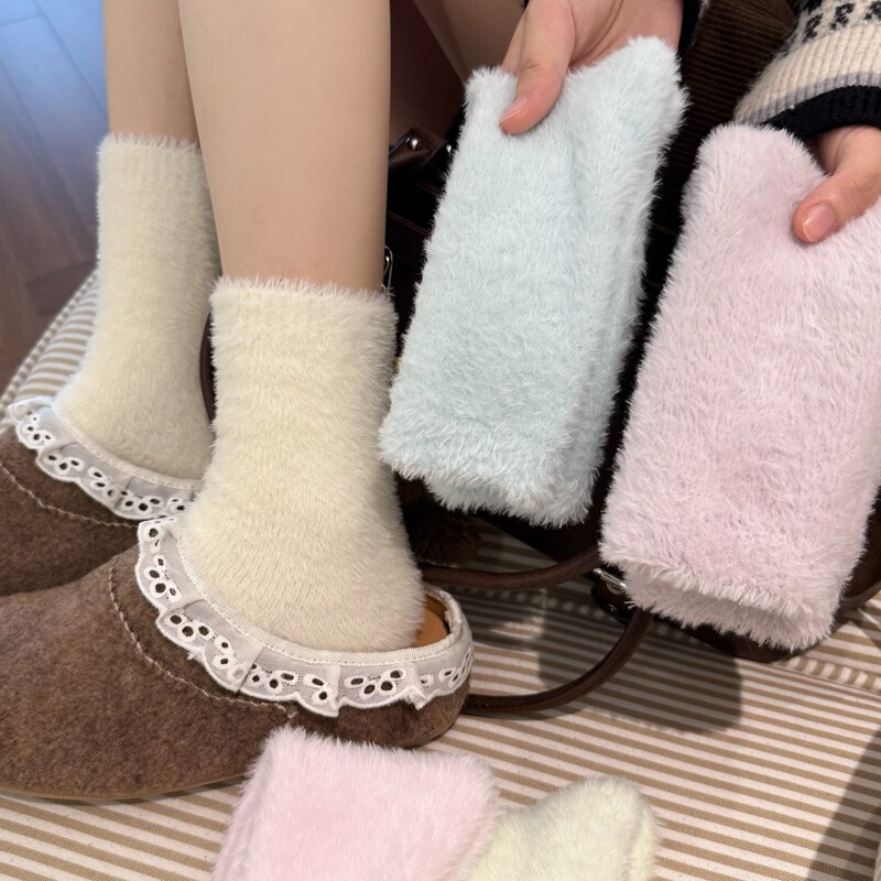 Mink Velvet Socks for Women in Autumn and Winter, Cute Plush Sleep Floor Socks, Thickeneded and Warm Home Coral Velvet Long Socks for Winter Mink Velvet Socks for Women in Autumn and Winter, Cute Plush Sleep Floor Socks, Thickeneded and Warm Home Coral Velvet Long Socks for Winter