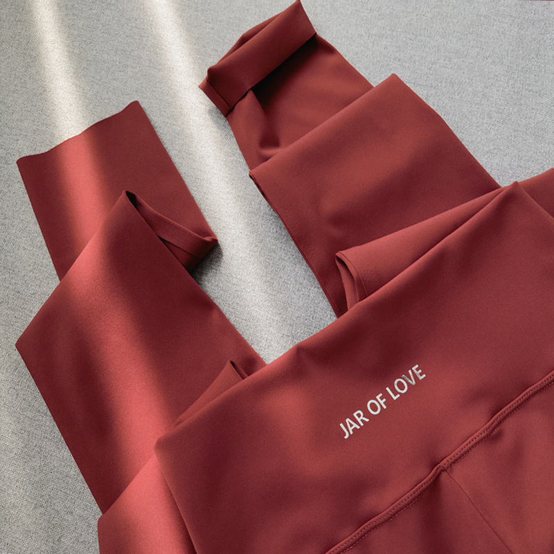 Good Start to the Year of Birth, Getting Married, Retro Burgundy Shark Leggings for Women, Yoga Elastic High-Waisted Spring and Autumn Slimming Leggings