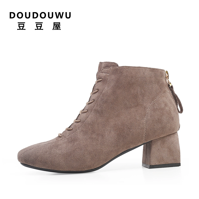 Doudouwu lưới đỏ khởi động trẻ em 2019 mùa đông mới hoang dã retro phong cách Anh ren dày gót vuông giày cao gót ngắn phụ nữ - Kính khung