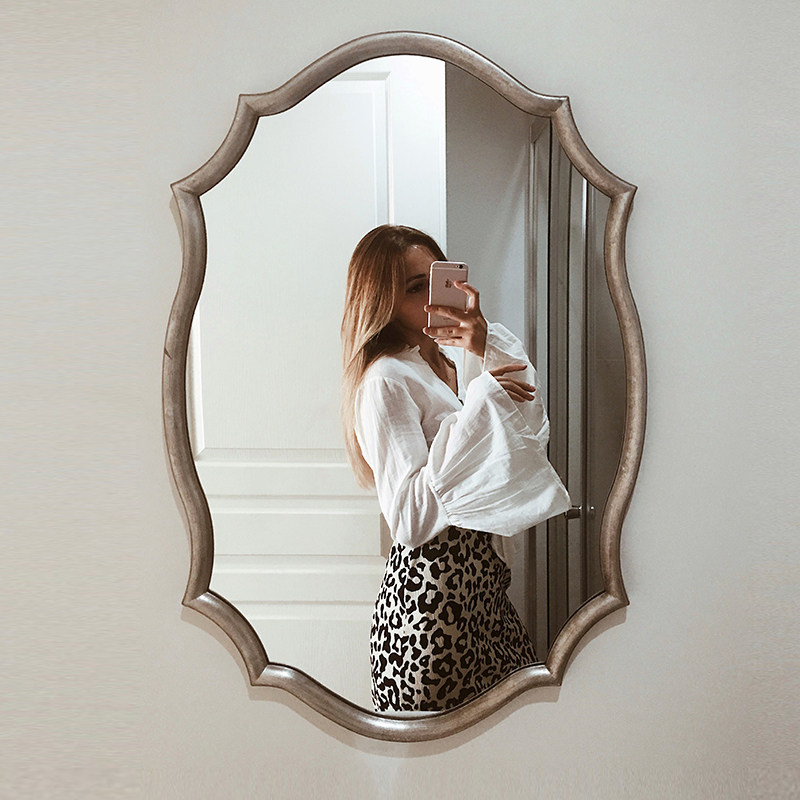 French retro oval bathroom mirror shaped American light luxury wall hanging irregular toilet powder room mirror