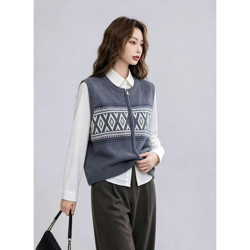 College-Style Diamond-Shaped Plaid Knitted Vest for Women, Double Zipper Sleeveless Vest, Versatile for Layering