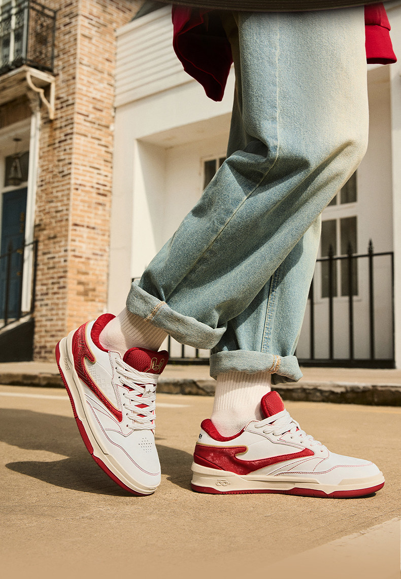 обувь на тонкой подошве ( для скейтборда ) 无双那兔联名鸿星尔克板鞋男款2025新款夏季红色休闲 𫔮厚底运动鞋子 The Erke