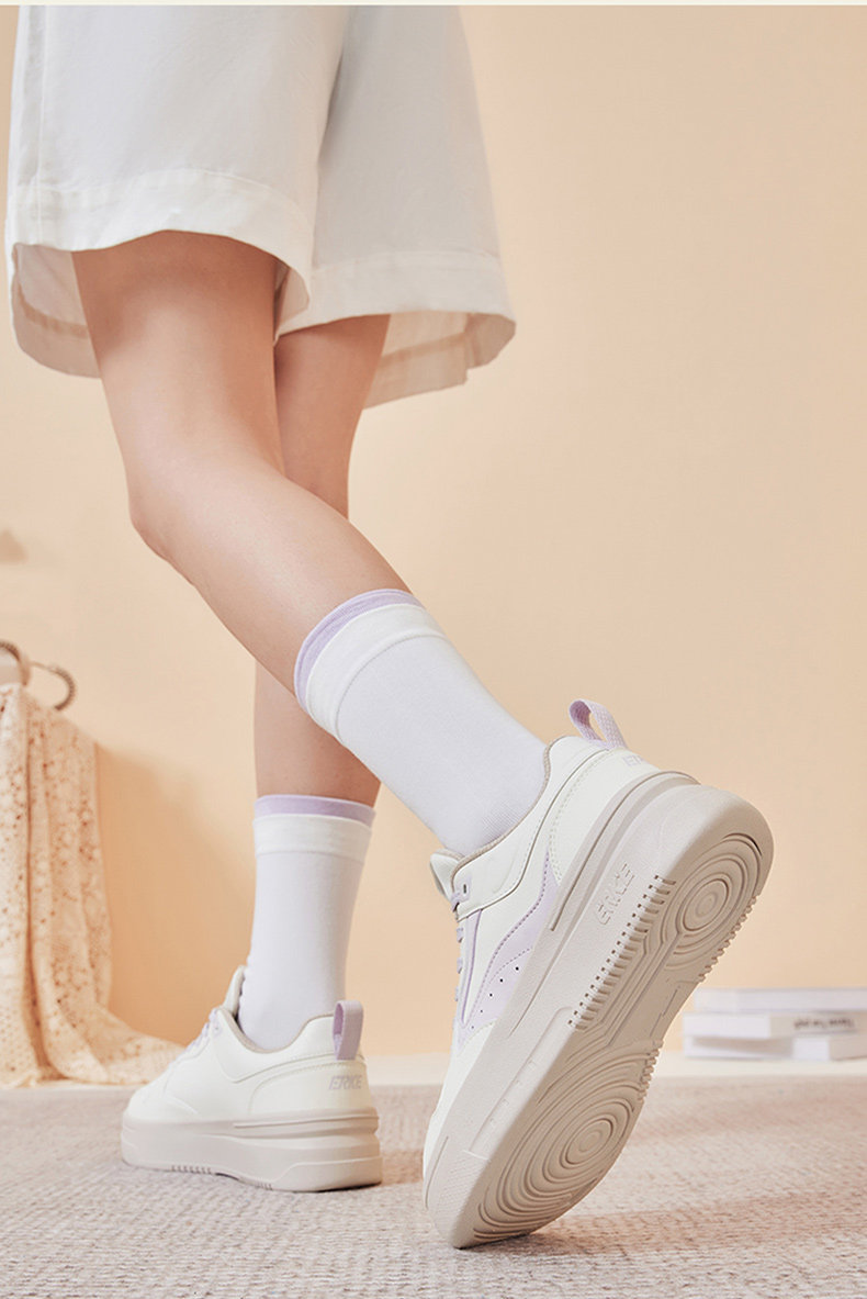 обувь на тонкой подошве ( для скейтборда ) 鸿星尔克玩酷板鞋小白鞋夏季学生厚底增高运动鞋空军一号休闲 𫔮女鞋 The Erke