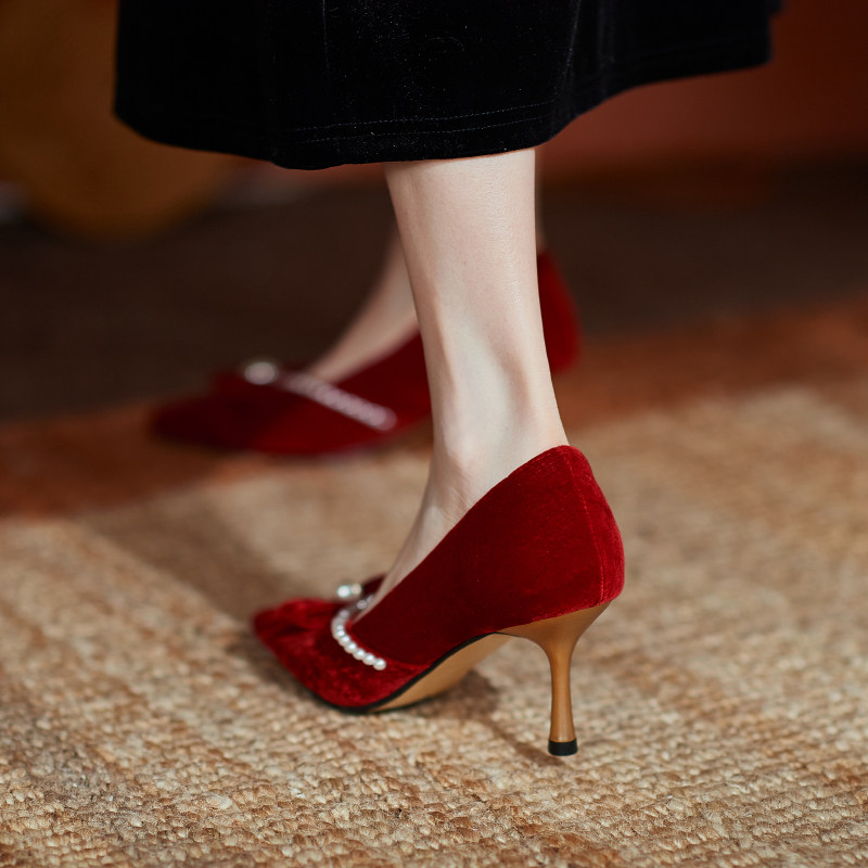㊙chic white fumery style retro famous hime's temperament high heel female spring gold velvet red wedding xie