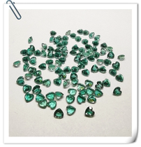 Piezoelectric green crystal green tourmaline color heart-shaped peach-shaped 4X4mm olive green blue-green crystal emerald loose stone ring surface