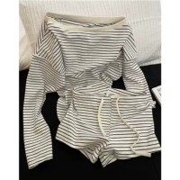 Черно -белый полосатый набор