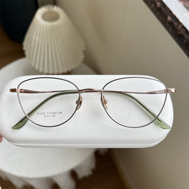 7g 136-52 Butterfly-Shaped Cat-Eye Glasses Frame for Small Children and Adults, Pure Titanium Metal, Green, Commuter Style, with Anti-Slip for Nearsightedness 7g 136-52 Butterfly-Shaped Cat-Eye Glasses Frame for Small Children and Adults, Pure Titanium Metal, Green, Commuter Style, with Anti-Slip for Nearsightedness