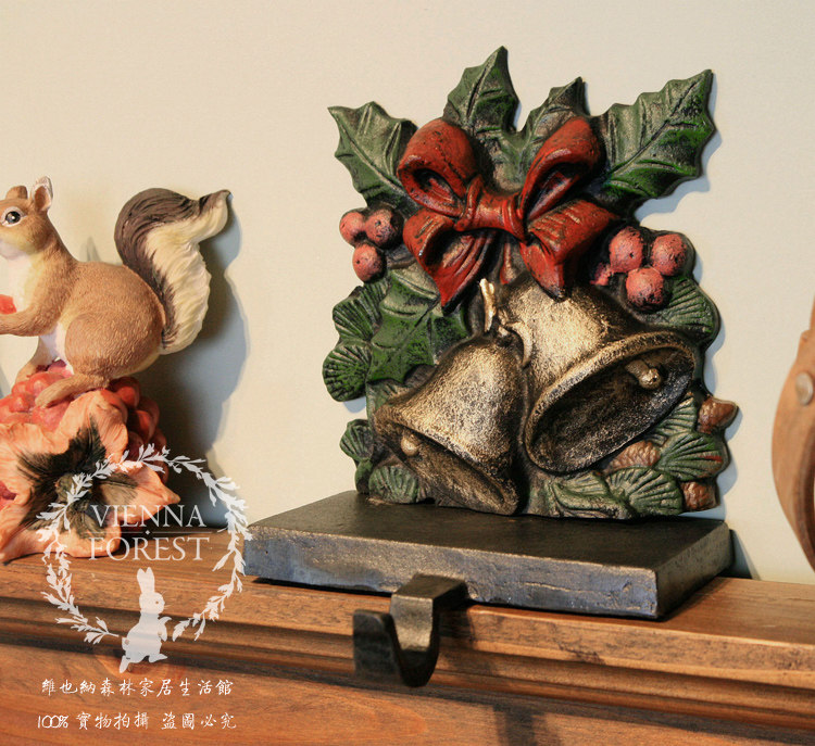 A sense of ritual Christmas European and American families often have Retro Cast Iron Christmas Socks hanging sock rack scene ornaments