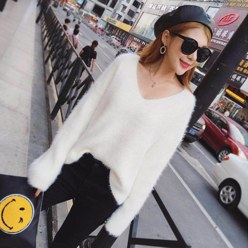 2021 Autumn loaded with new loose Lazy Breeze White Knit Undershirt V Collar Water Mink Mahai Fur Coat Woman