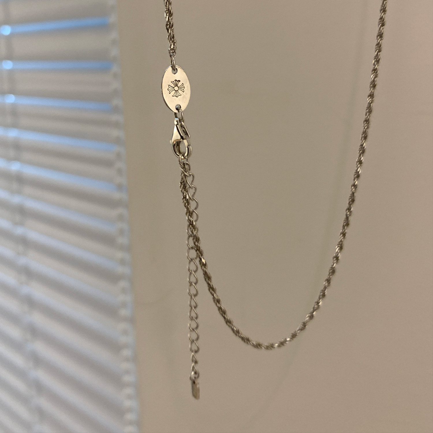 Xiaobao s925 sterling silver unique cross knitted sweater chain necklace female nude chain wearable pendant niche light luxury high