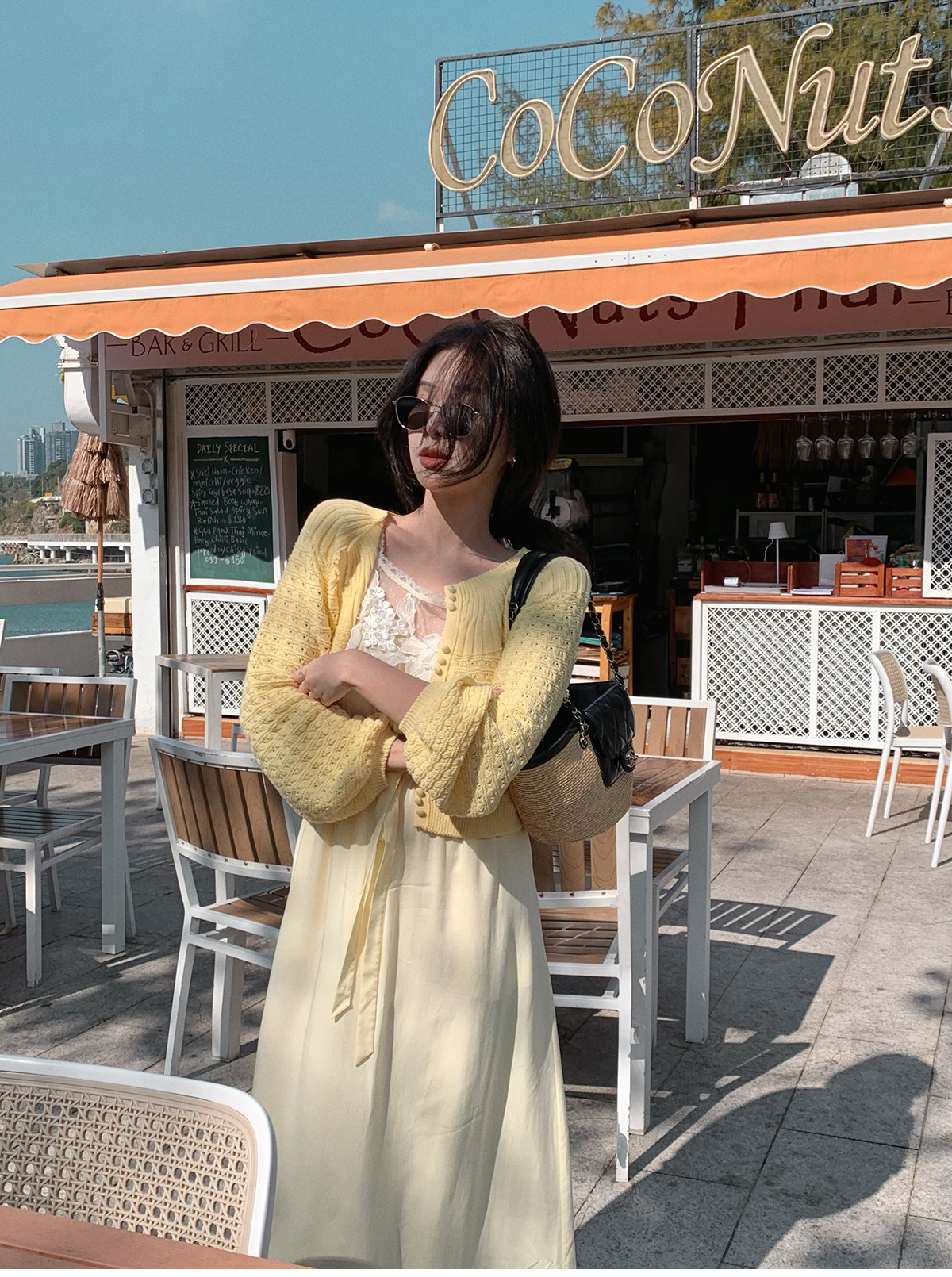 시 웨이 리앙 봄날 전복 프랑스식 낭만주의 루즈핏 느긋한 라운드 넥 벌룬 소매 홀로우 아웃 오픈 가디건 상세 이미지 5