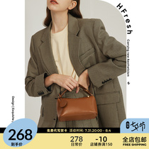HFresh Small Crowd-carrying Single Shoulder Diagonal Satchel Bag Bag for Women Pack 2021 New autumn and winter Jiao Sugar color Boston Package