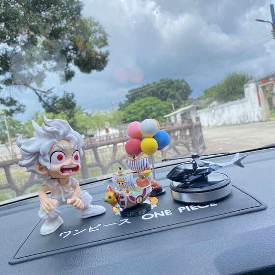 자동차 장식품 센터 콘솔 장식 용품 만화 만화 원 해적 Luffy Zoro 남자 자동차 인테리어 장식 용품