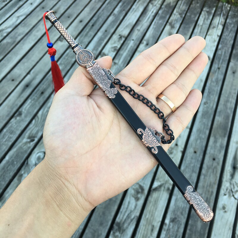 The Longquan City Film and Television Little Short Sword Mini pocket knife sword Baojian sword Guhan Qin Ruyi Microweapon has not been opened