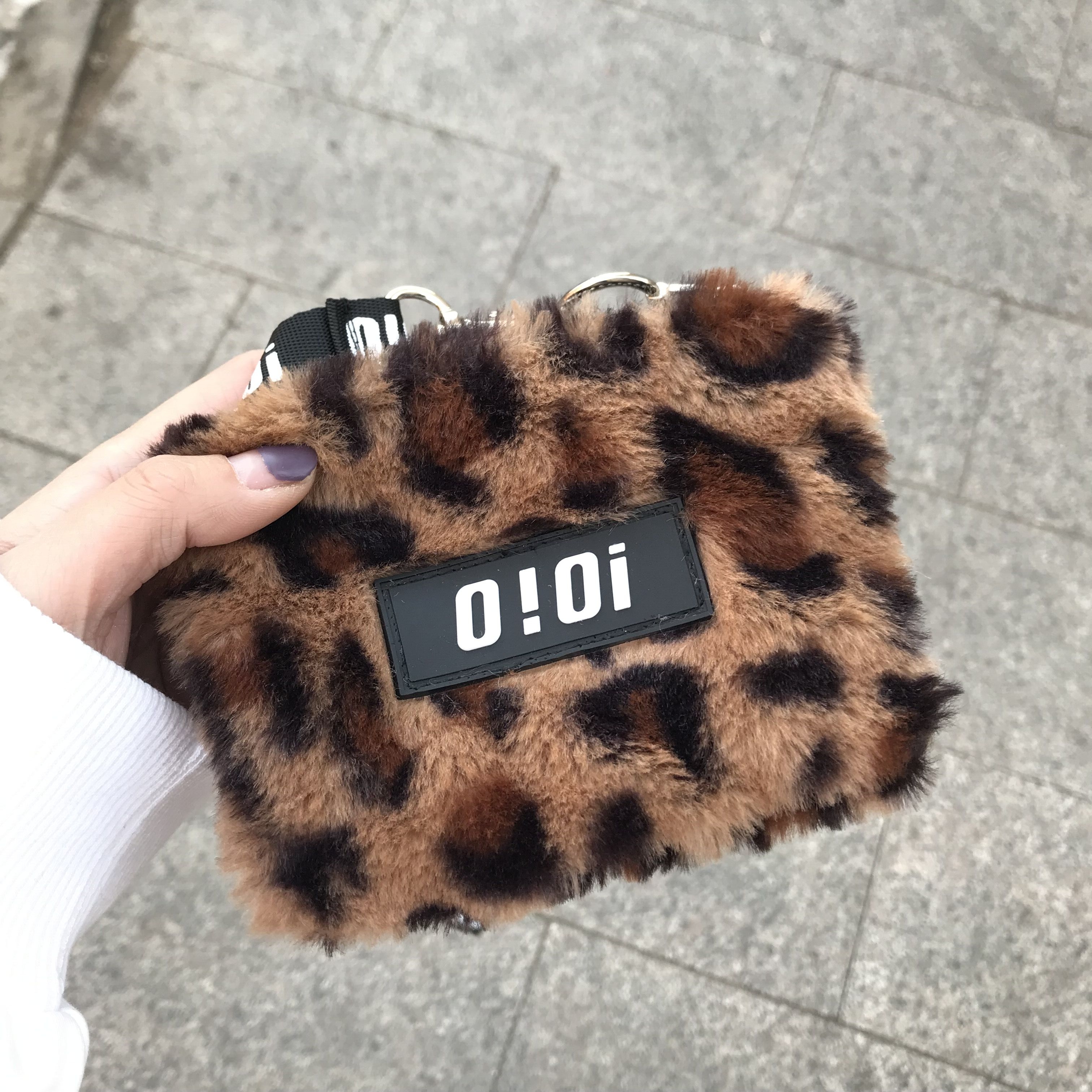 Ins super-explosive hot style oioi autumn and winter letter post BAO WEN cute plush coin purse bag spot