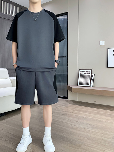 Summer new ice silk suit men's short-sleeved T-shirt with casual sports shorts and a complete set of fashionable clothes