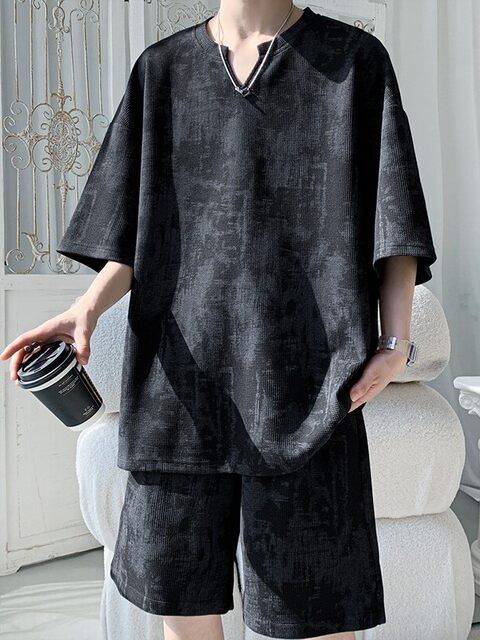 Tie-Dye Ice Silk Casual Suit for Men, Summer Cool American Retro Loose V-Neck Short-Sleeve T-Shirt and Five-Point Shorts Two-Piece Set