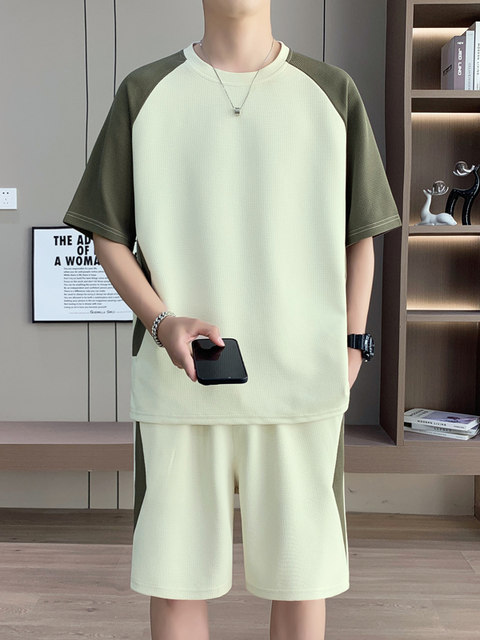 Summer new ice silk suit men's short-sleeved T-shirt with casual sports shorts and a complete set of fashionable clothes