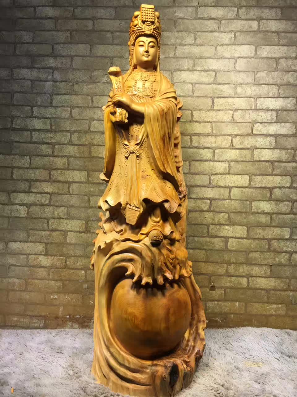 Wood in the root carving factory Meizhou Mother Cho Qinling Cliff Cypress Hand Carved sea god Mazu Buddha Buddha Pendulum direct sale