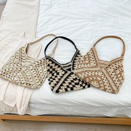 Вместительная и большая соломенная сумка на одно плечо