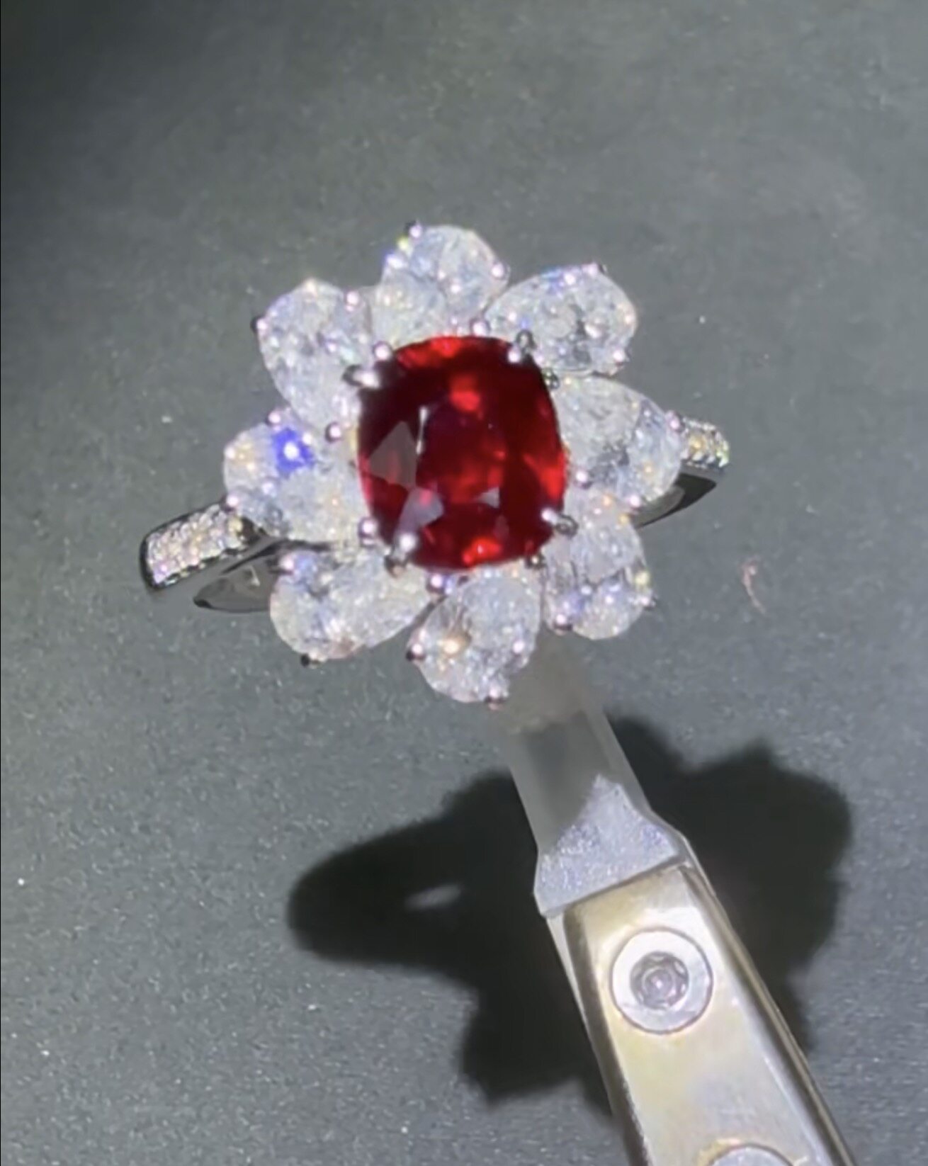 Natural unburned pigeon blood red pure and flawless ruby 2.02 carat 18K white gold real diamond ring beautiful