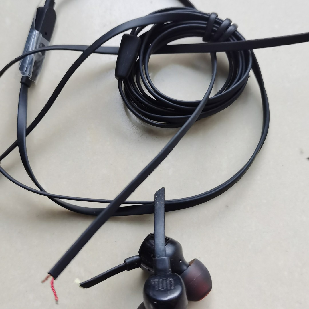 51N 666 cord-cutting earphones with one original cord DIY research product one price