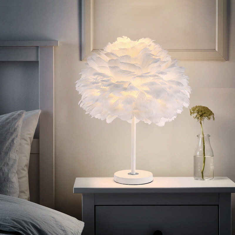 Badminton lamp Nordic decoration bedroom wedding room bedside table net red ins teenage girl creative light luxury romantic warmth