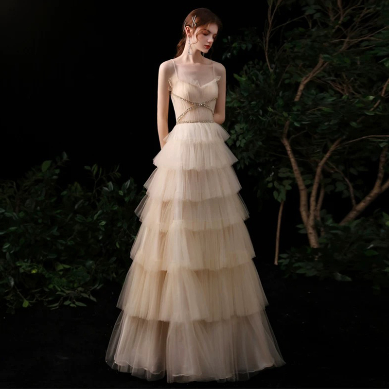 High-End Spaghetti Strap Evening Dress 2026 New Niche Light Luxury Puffy Cake Dress Stunning Ethereal Engagement Banquet Dress