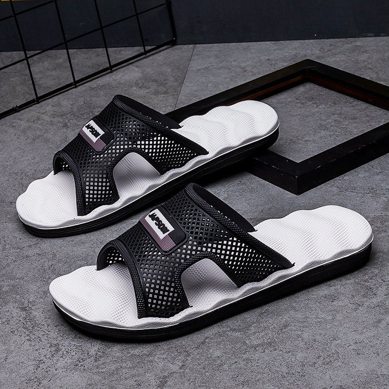 Slippers Men Summer Fashion outside wearing 2021 new Korean version Tide Men Anti-Slip-lined Outdoor Beach Sandals Sandals Shoes