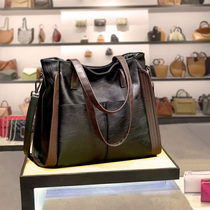 Bag womens large-capacity tote bag commuter 2021 new trendy fashion all-match leather womens bag soft leather messenger bag summer