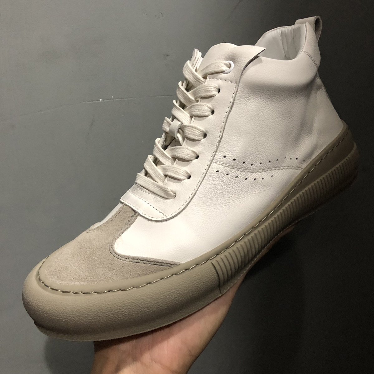 Tide brand autumn high-top shoes leather breathable skateboard shoes white European station men's trend casual shoes men's white shoes tide