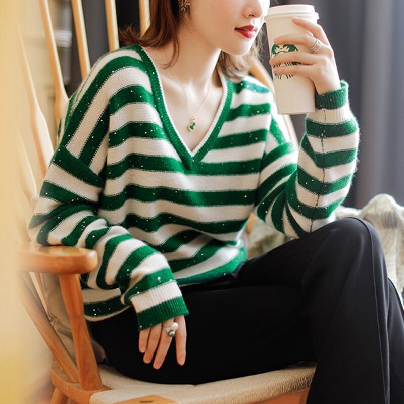 basic pink stripes lazy wind loose sweater autumn and winter reduction of age new V collar knife sweater