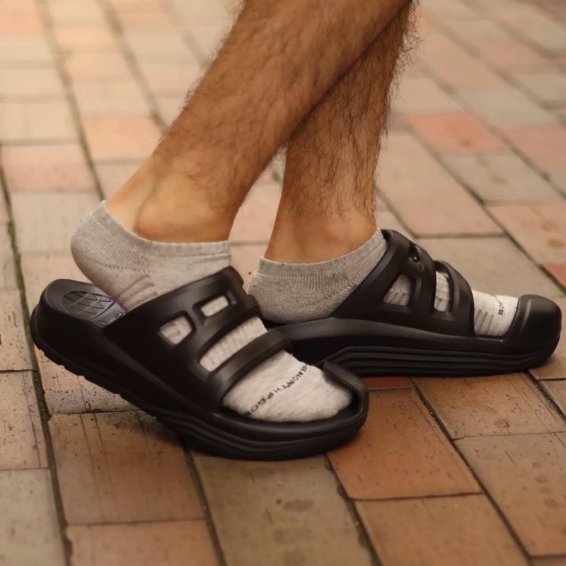 North Face Outdoor Sports Non-Slip Slippers for Men and Women, Thick-Soled, Soft, Comfortable, Lightweight, Toe-Covered Sandals