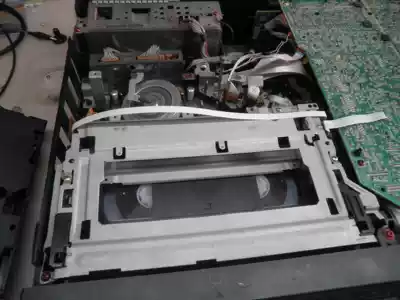 Video recorder maintenance tape recorder