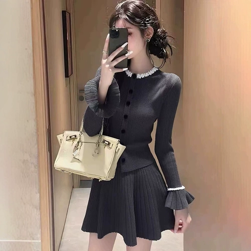 Невероятно красивое зимнее платье, полный комплект одежды в корейском стиле, супер-горячее вязаное платье 2026 года, уникальный и красивый женский костюм.