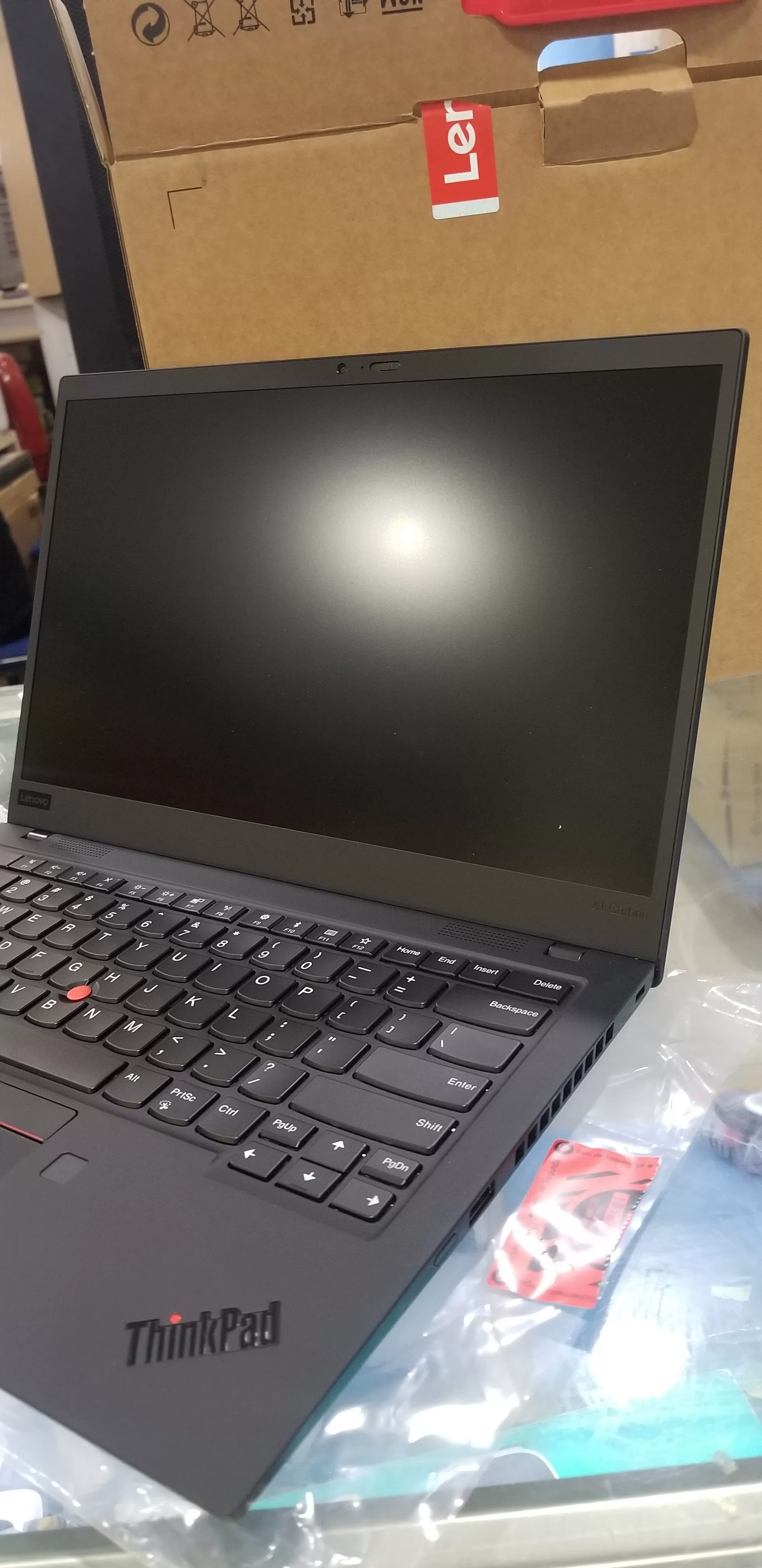 Qiao Yisi 2019 Гонконг Банковский ThinkPad X1Carbon R00 i5 10210U 16G 512G 2K экран