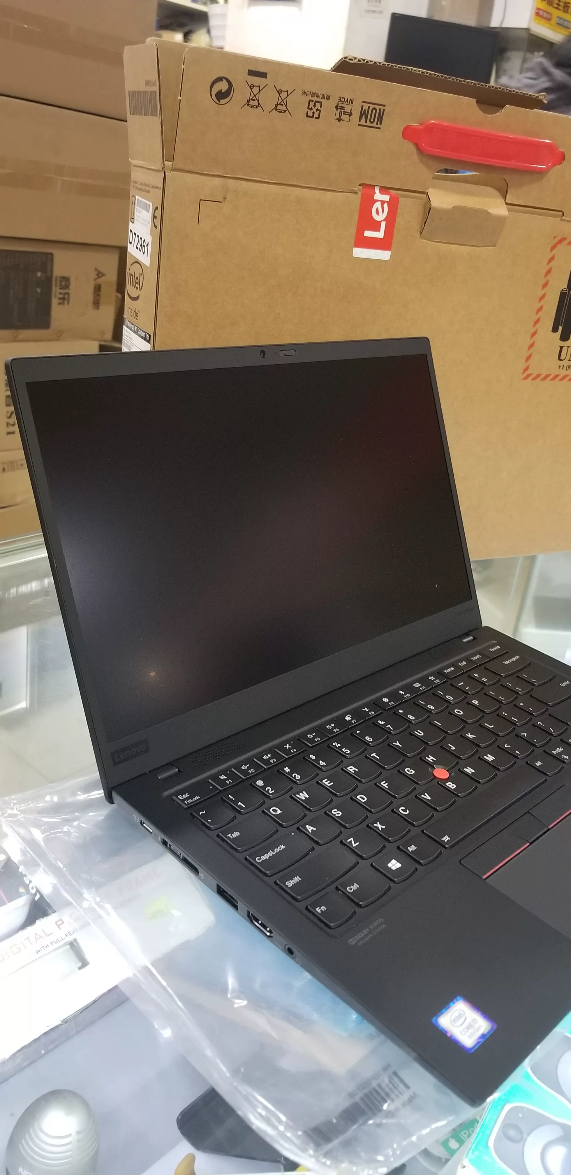 Qiao Yisi 2019 Гонконг Банковский ThinkPad X1Carbon R00 i5 10210U 16G 512G 2K экран