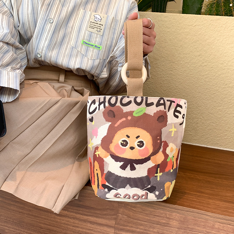 彩衣堂x夕米木子水桶包到底有多上头？国风萌物出圈实录