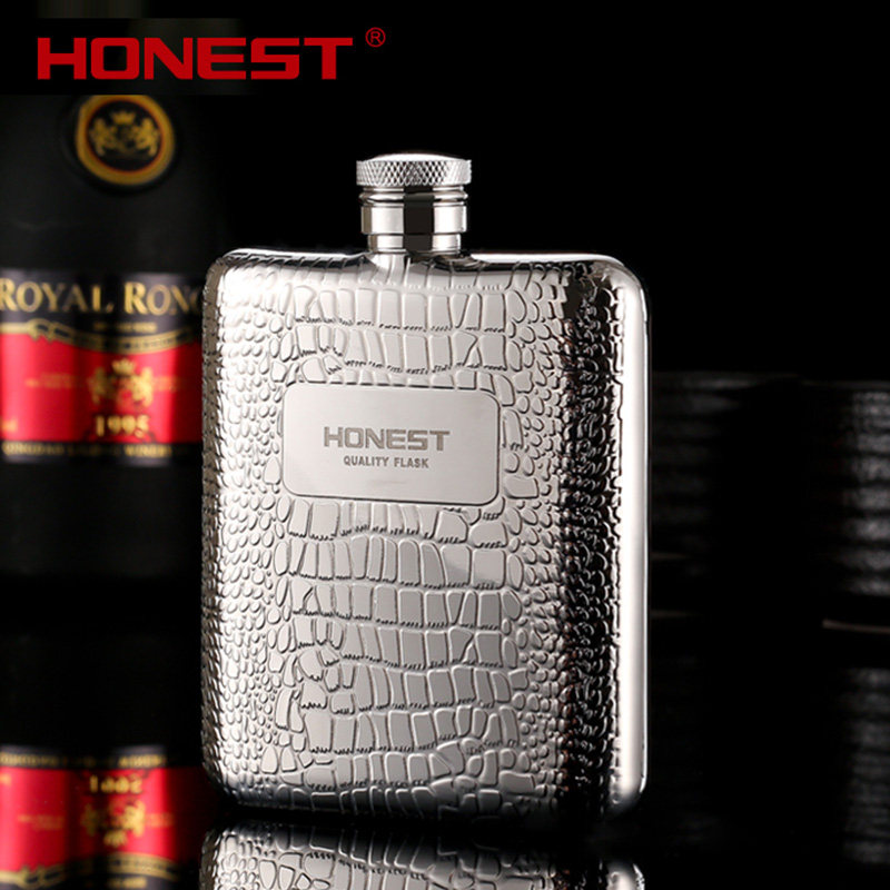 100 Cheng small wine maker with portable upscale stainless steel personality creative force thickened flat white steel household outfitted white wine