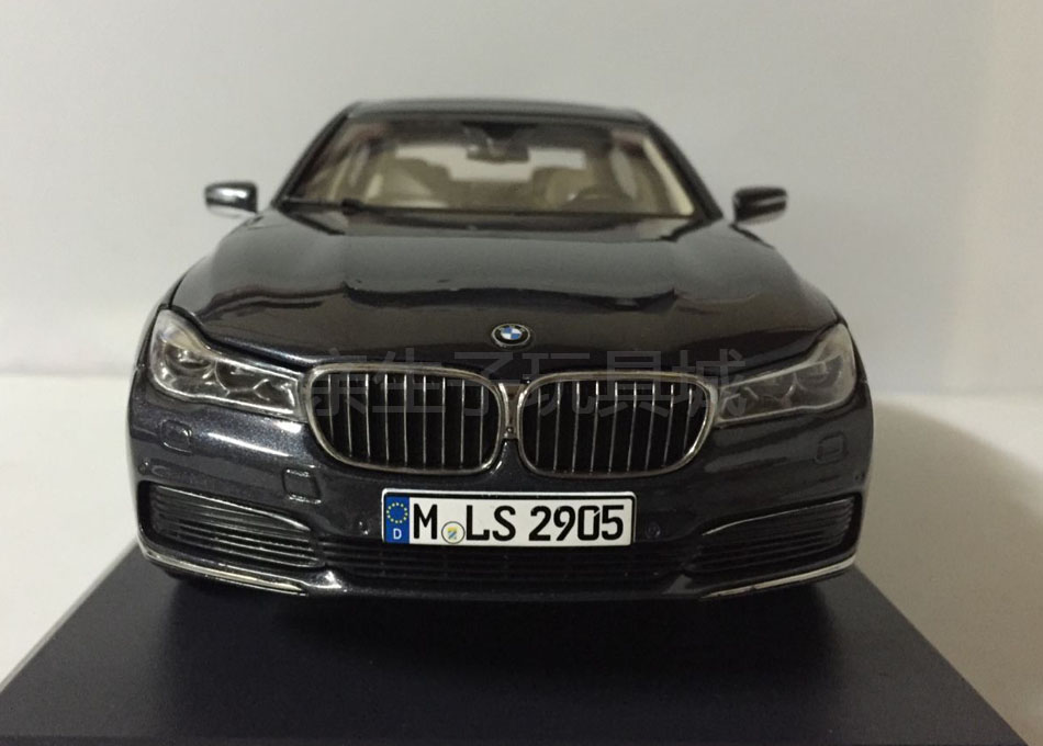 Mô hình hợp kim 1:18 xe mô hình tĩnh phiên bản dài BMW BMW 750Li 2015 xe mô hình tĩnh