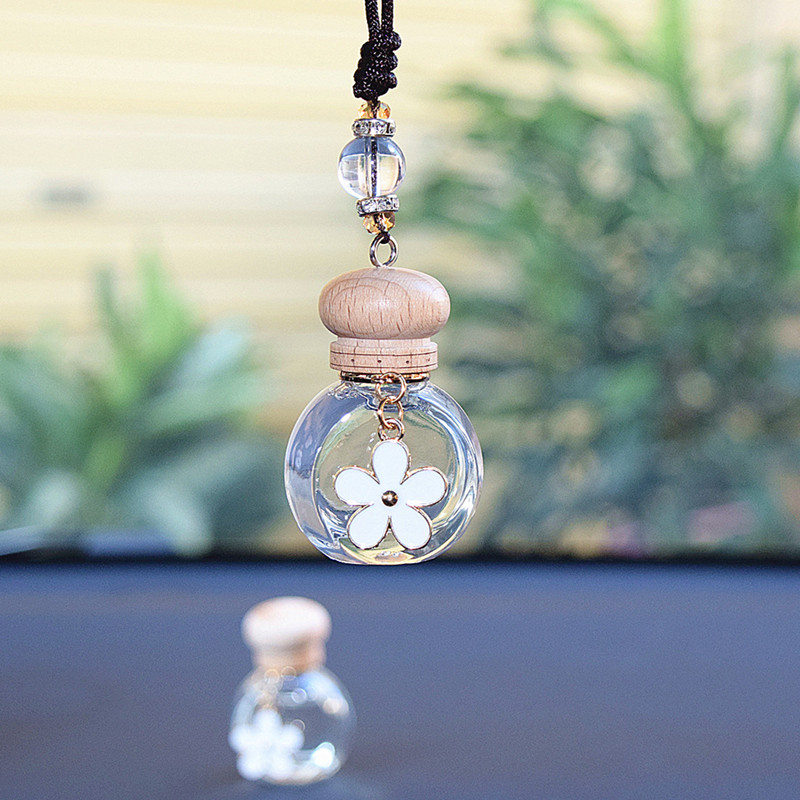 Car Perfume Pendant Small Daisy High-end Car Perfume Hanging Accessories Creative Car Essential Oils Perfume Bottle Hanging Pendant
