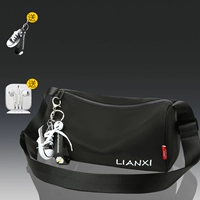 Черная подвеска, наушники